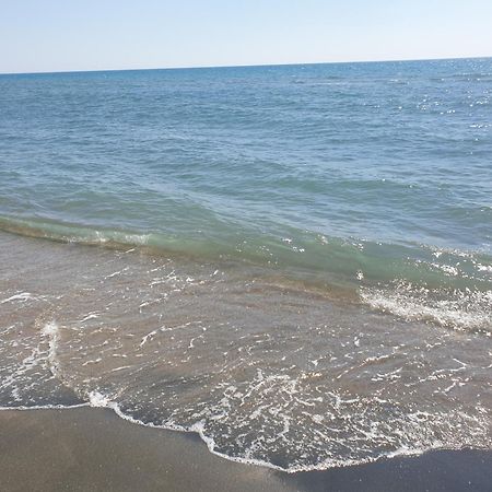 Apartament Trilocale Lido Di Roma Lido di Ostia Zewnętrze zdjęcie