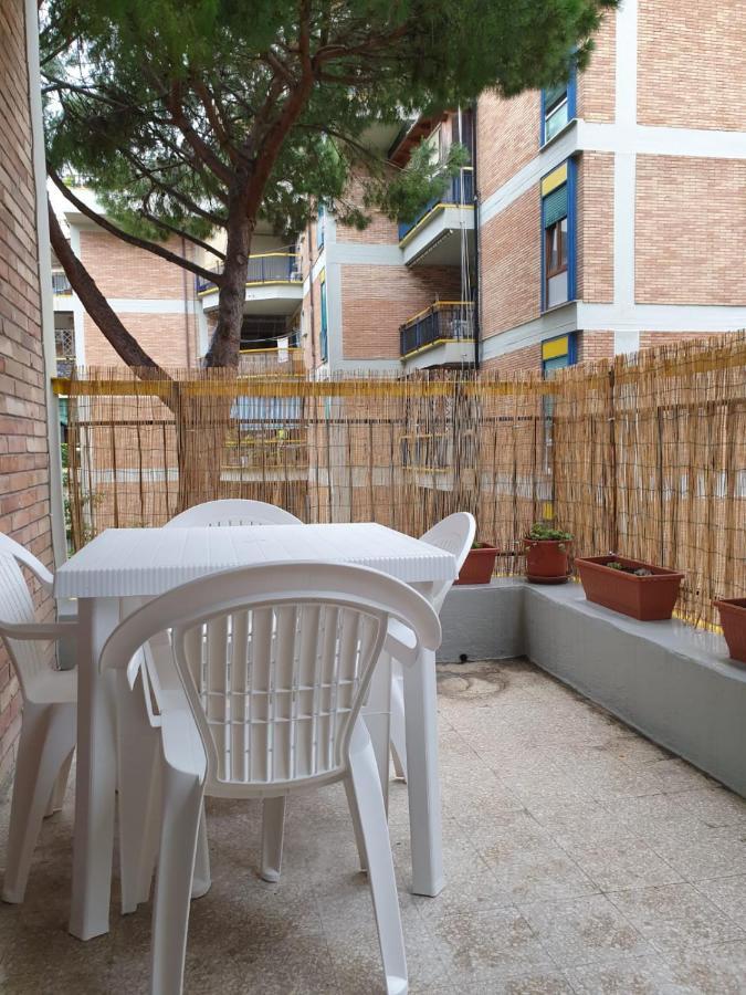 Apartament Trilocale Lido Di Roma Lido di Ostia Zewnętrze zdjęcie