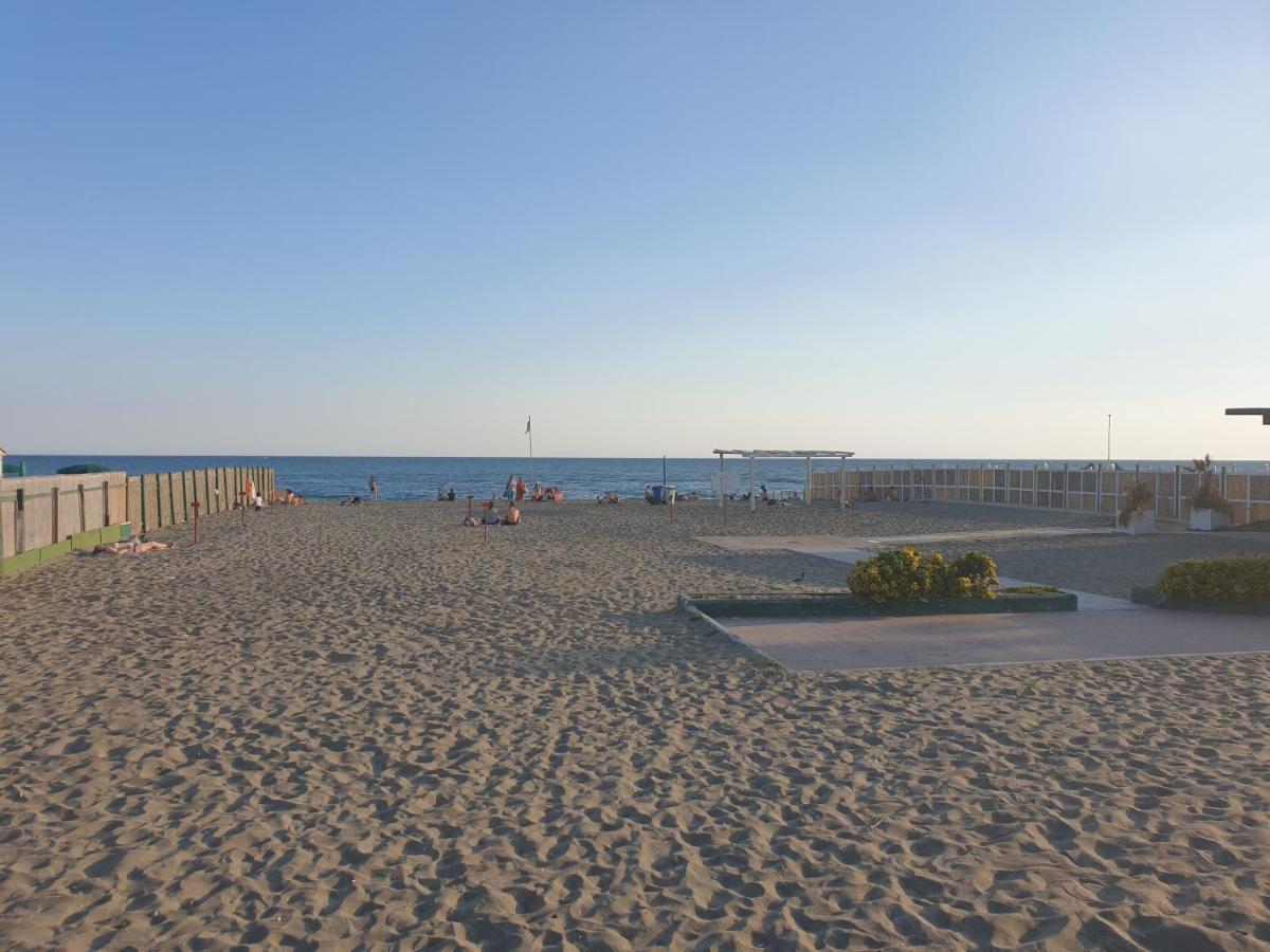 Apartament Trilocale Lido Di Roma Lido di Ostia Zewnętrze zdjęcie