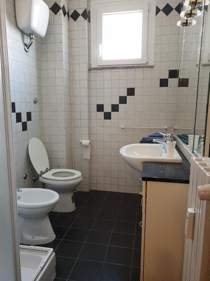 Apartament Trilocale Lido Di Roma Lido di Ostia Zewnętrze zdjęcie